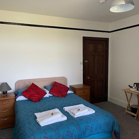 อัพตันครอส Bed & Breakfast บู๊ด ภายนอก รูปภาพ