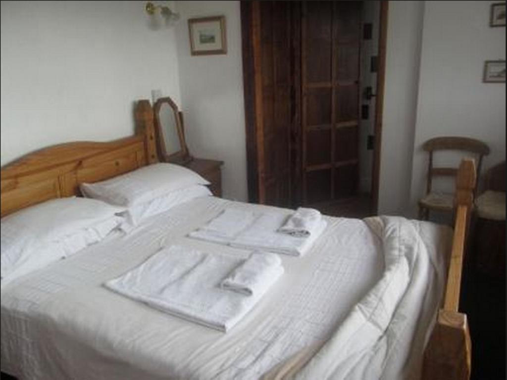 อัพตันครอส Bed & Breakfast บู๊ด ภายนอก รูปภาพ