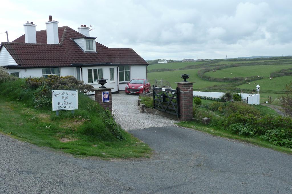 อัพตันครอส Bed & Breakfast บู๊ด ภายนอก รูปภาพ
