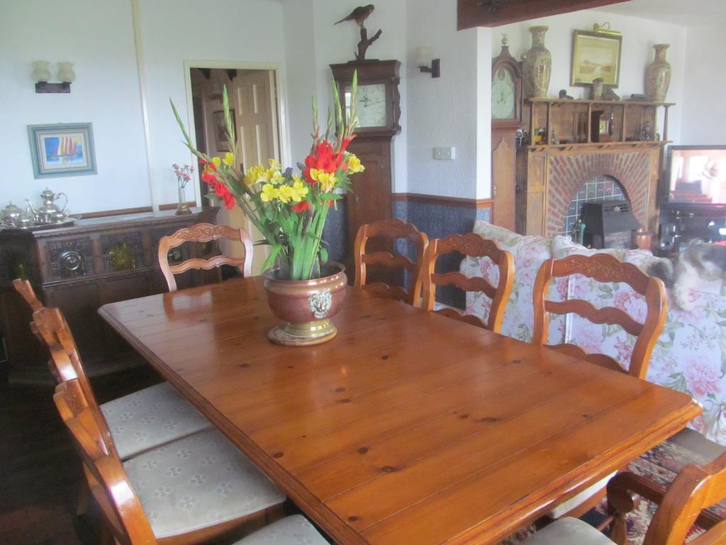 อัพตันครอส Bed & Breakfast บู๊ด ภายนอก รูปภาพ